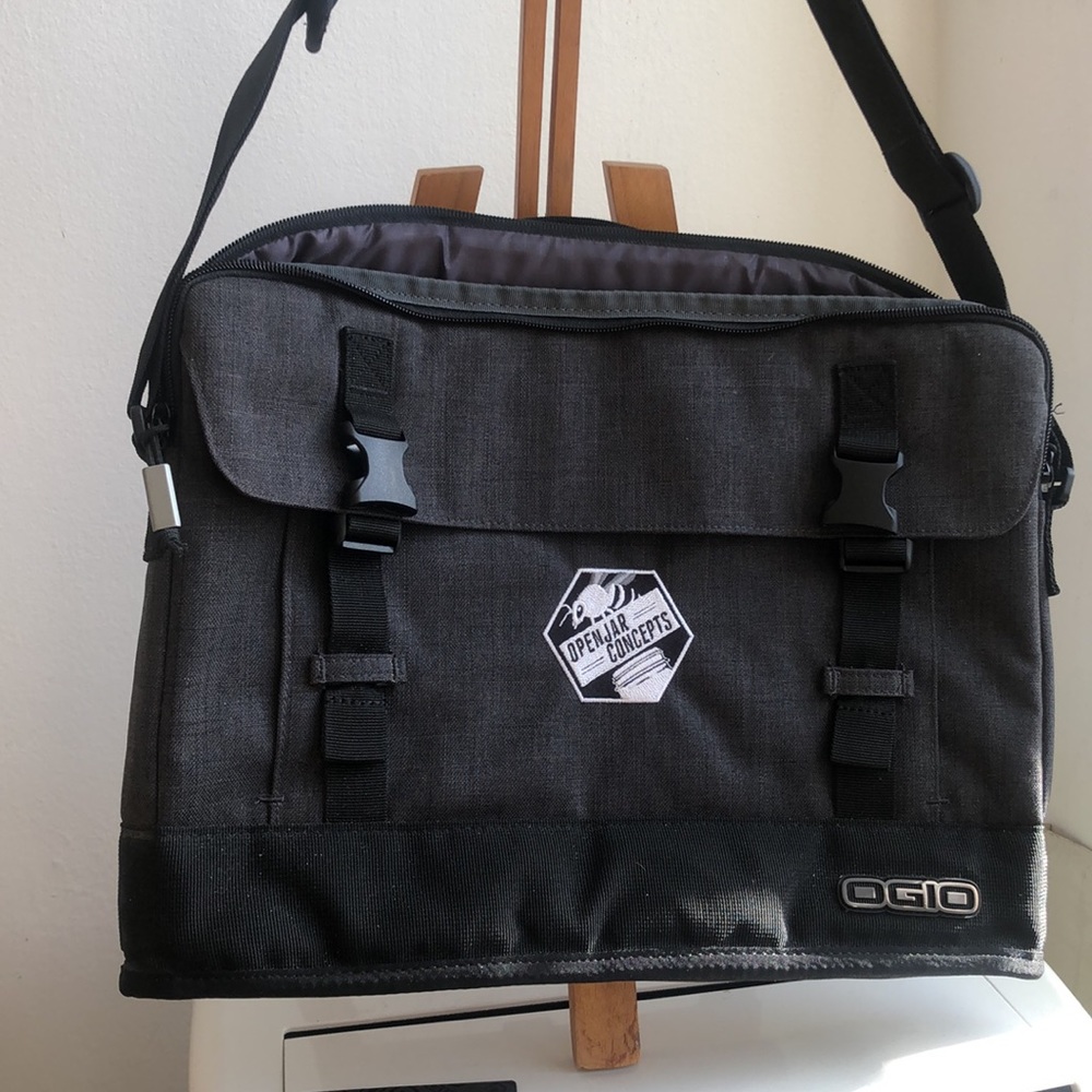 Ogio laptop bag with multiple interior pockets